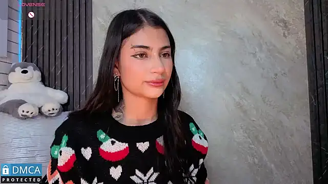 SolBeaumont1 online show from October 18, 5:37 pm