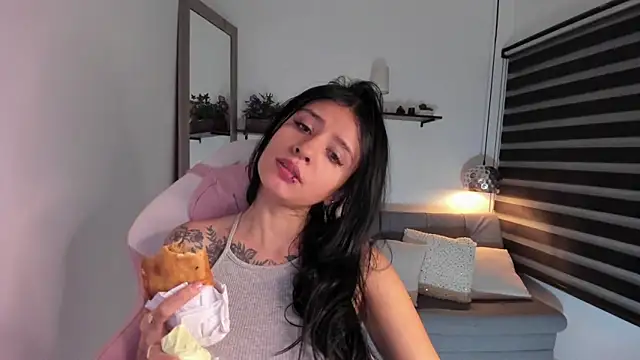 yenny garcia online show from March 14, 6:53 pm