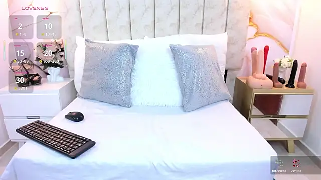 LauraSmith-01 online show from September 17, 11:36 pm