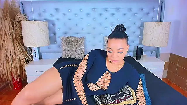 EileenBenzon online show from October 28, 4:18 am