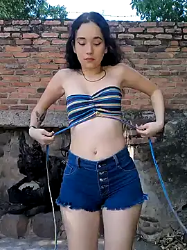 sweet outdoor charm online show from October 9, 7:40 pm