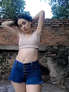 sweet outdoor charm online show from October 2, 8:36 pm