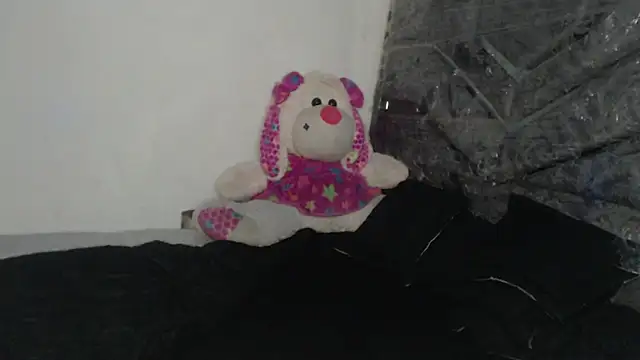 skinny sweet2411 online show from April 14, 9:42 am