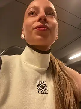 Hr Fru Olsen online show from June 11, 6:54 am
