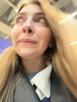 Sunny   Bunny online show from March 4, 1:28 pm