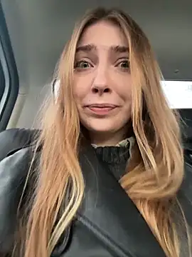 Sunny   Bunny online show from February 11, 12:28 pm