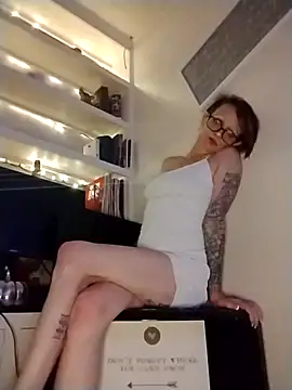 ivylee31 online show from November 24, 12:45 am