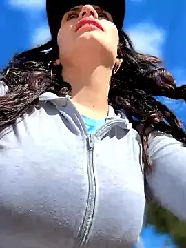 Alysson-- online show from June 1, 1:35 pm