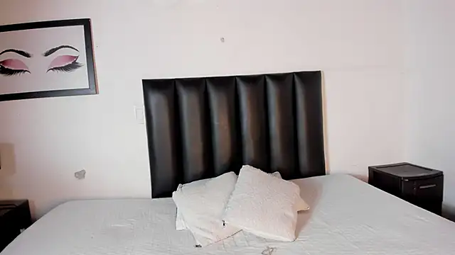 Khenta Michells online show from November 30, 11:25 am