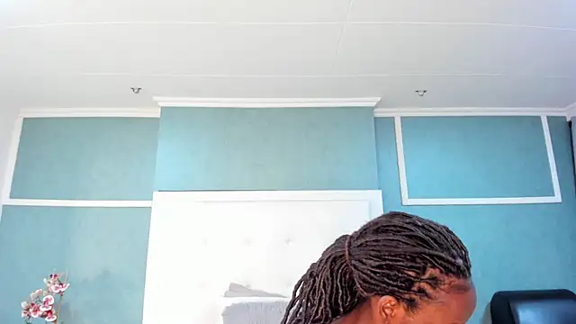 Khenta Michells online show from September 17, 10:57 am