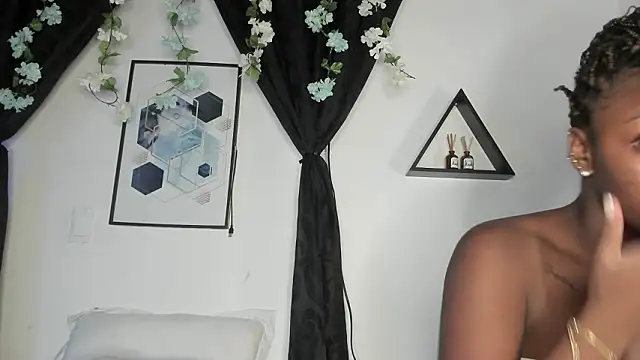 Khenta Michells online show from March 25, 10:29 am