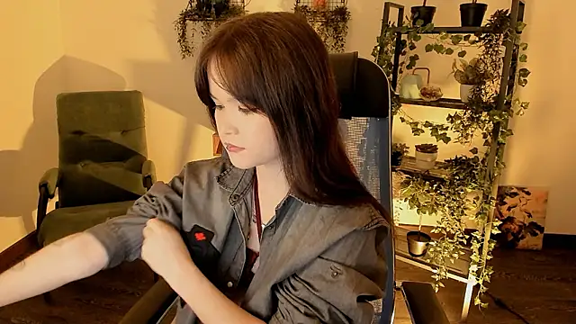 Elainebeness online show from March 27, 4:08 pm