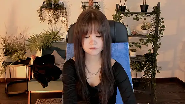 Elainebeness online show from February 4, 7:39 pm