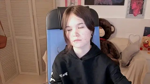 Elainebeness online show from September 19, 9:03 pm