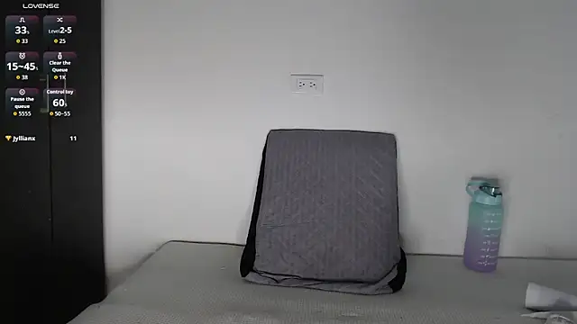 gigilovedback online show from October 15, 11:18 pm