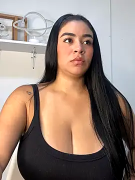 kristynmassey online show from September 15, 9:00 pm