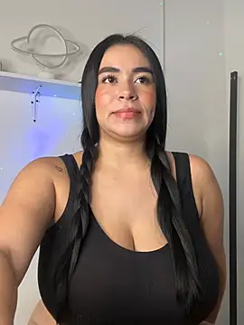 kristynmassey online show from February 25, 9:13 pm