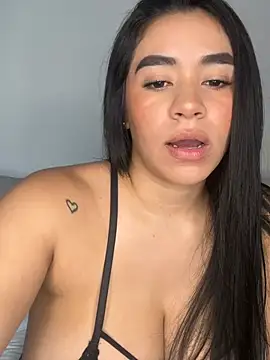 kristynmassey online show from March 18, 8:47 pm