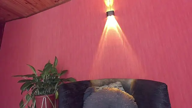 ChloeTurner  online show from March 22, 6:47 pm