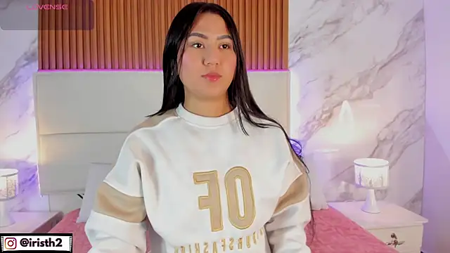 Iris Thompson  online show from April 17, 4:25 am