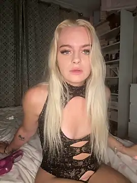 Annie Louise online show from October 11, 7:27 pm