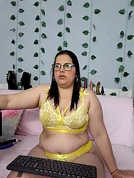 kiara scottt online show from February 25, 8:57 am