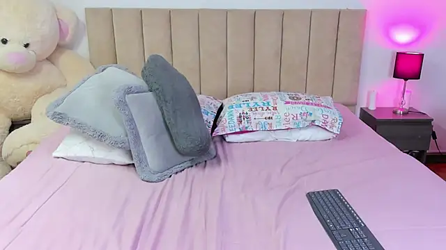 HannaRousse  online show from November 30, 9:41 pm