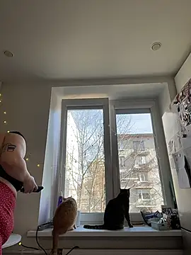 SuzieMurray online show from April 8, 8:27 am