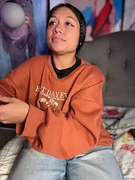 Im Little online show from March 17, 2:59 am