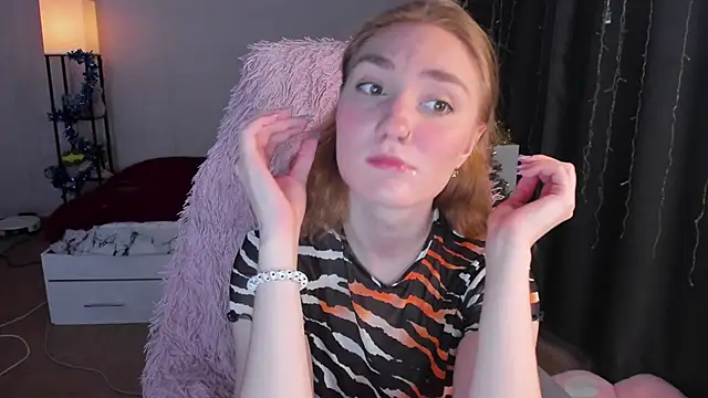 ReddHotPipper online show from December 14, 3:45 am