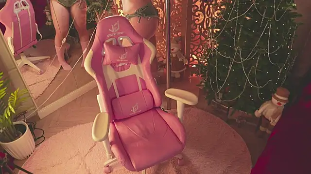 Smiley Mia online show from January 14, 7:13 am