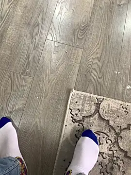 lora19922 online show from February 12, 1:02 pm