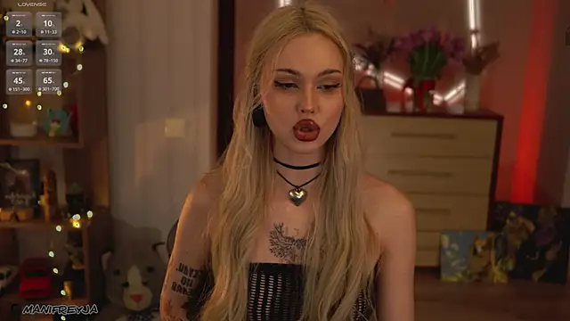 ManiFreyja online show from March 11, 8:33 pm