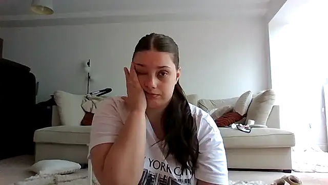 Krystal Tx online show from May 5, 2:31 pm