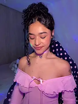 Crystal Dluna online show from September 12, 3:30 pm