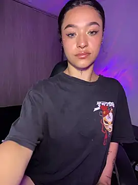 Crystal Dluna online show from November 14, 5:46 pm