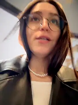 meow girl online show from April 3, 9:29 am