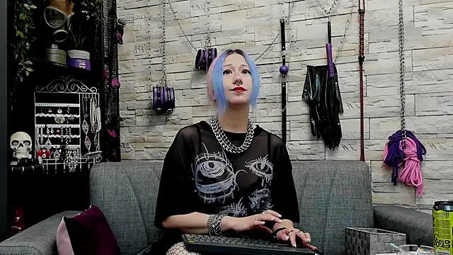 CruelMistress online show from November 12, 4:05 pm