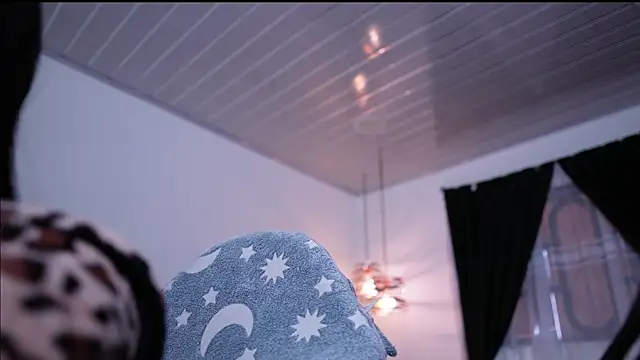 myeimmy 33 online show from April 25, 1:14 pm