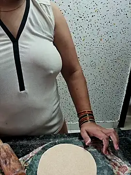 milf-kaira online show from November 1, 6:28 am