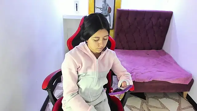 zoe connor19 online show from November 5, 8:36 pm