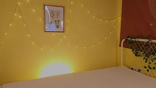 lea belle  online show from October 2, 5:40 pm