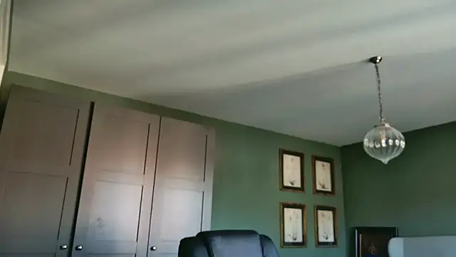 yourcassiexo online show from December 3, 11:01 am