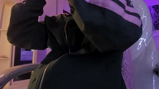 Amy Kiitty  online show from February 7, 1:15 pm