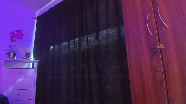 Amy Kiitty  online show from November 27, 1:03 pm