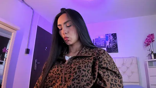 Snapshot of Amy_Kiitty_ chatting on October 22, 12:54 pm Amy Kiitty online show from October 22, 12:54 pm
