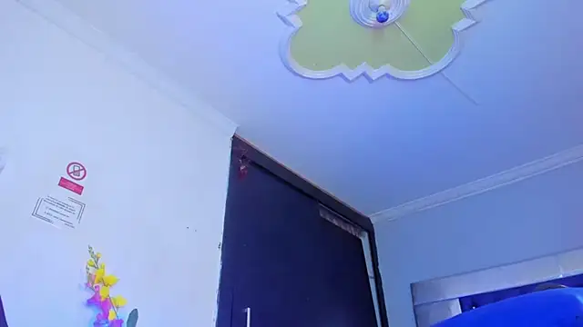 Eyleen Santos online show from April 7, 8:00 pm