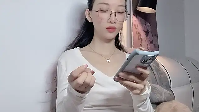 Lili-2 online show from May 23, 4:27 pm