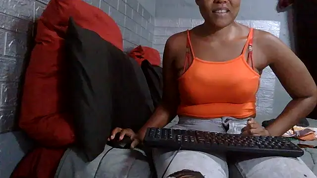 Feathergal69  online show from February 19, 8:25 am