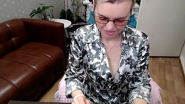 Cutie Erikaa1 online show from January 16, 3:02 am